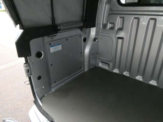 Daihatsu Hijet Deck Van 12