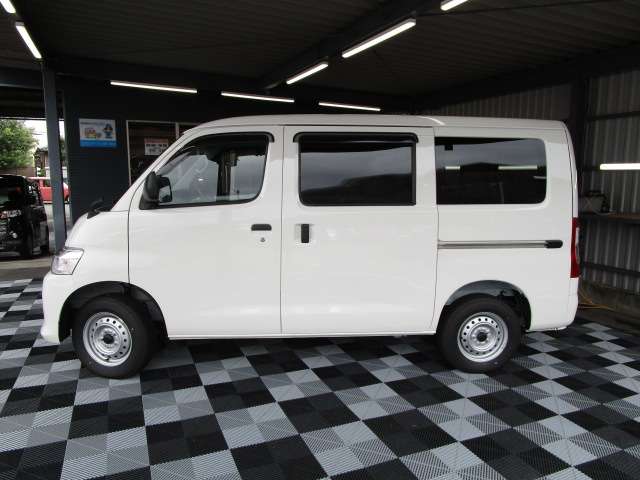 Toyota Town Ace Van 8