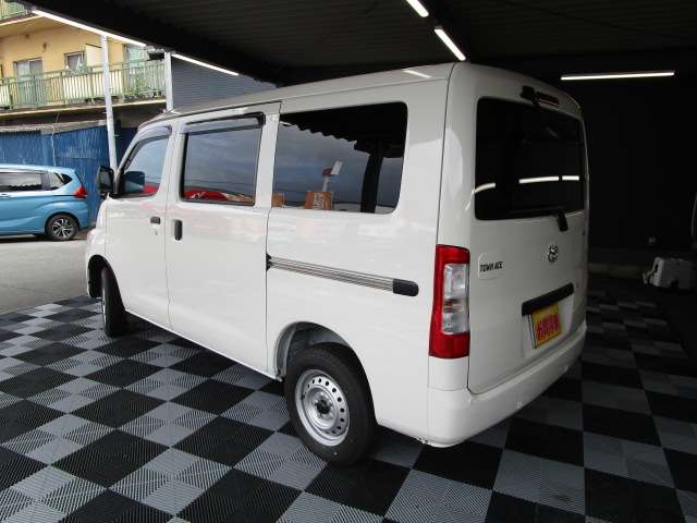 Toyota Town Ace Van 9