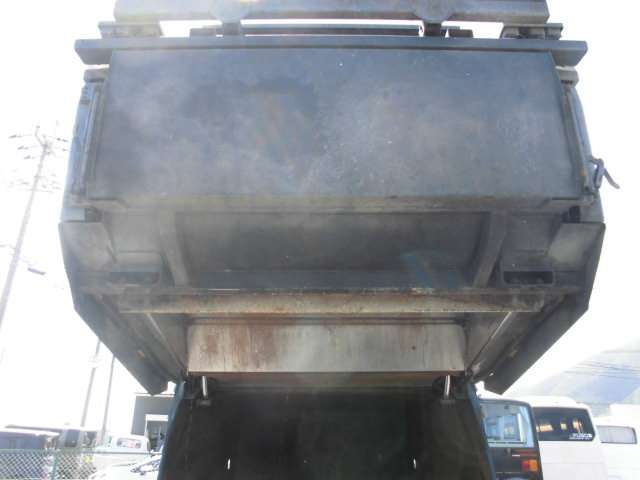 Isuzu Elf 11