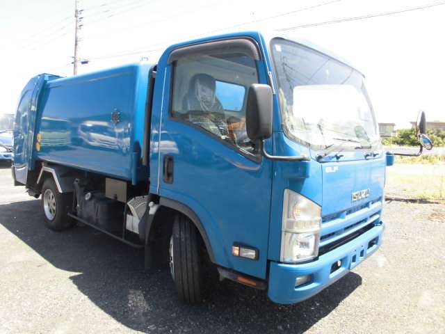 Isuzu Elf 3