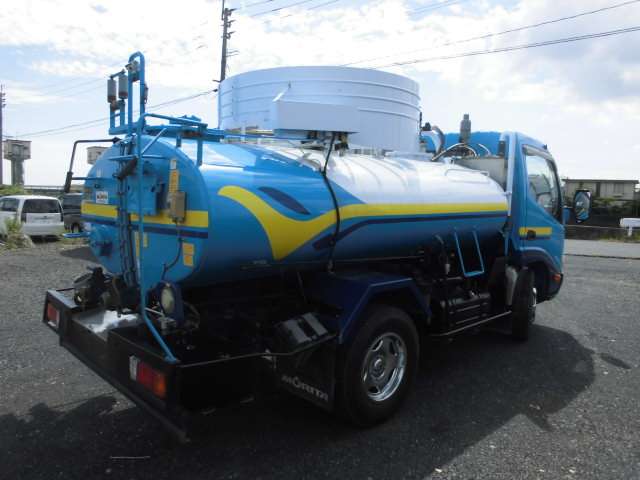 Hino Dutro 4