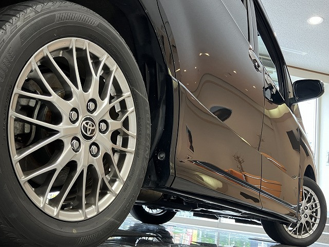 Toyota Voxy 11