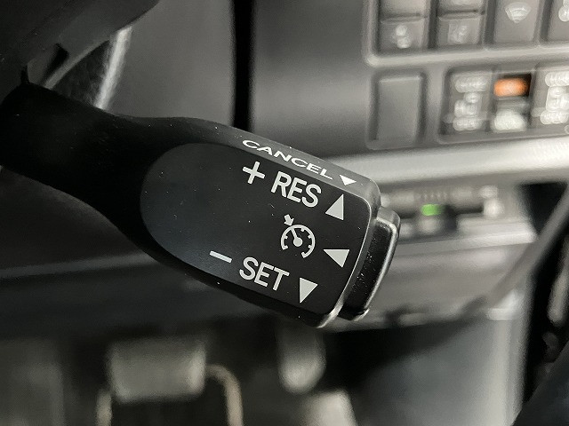 Toyota Voxy 6