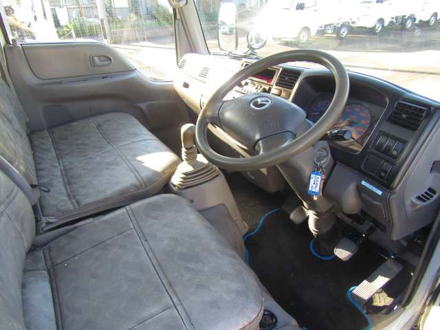 Mazda Titan Dash 12