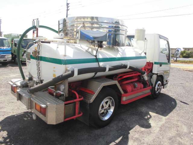 Isuzu Elf 6