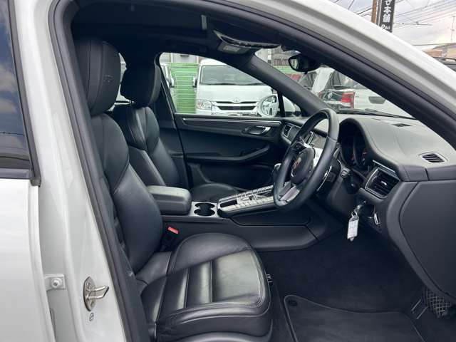 Porsche Macan 12