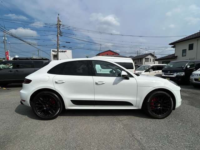 Porsche Macan 4