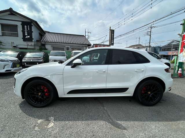 Porsche Macan 8