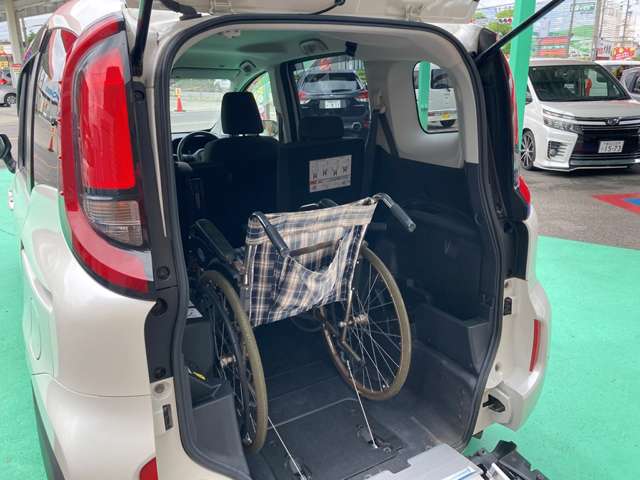 Toyota Sienta 6
