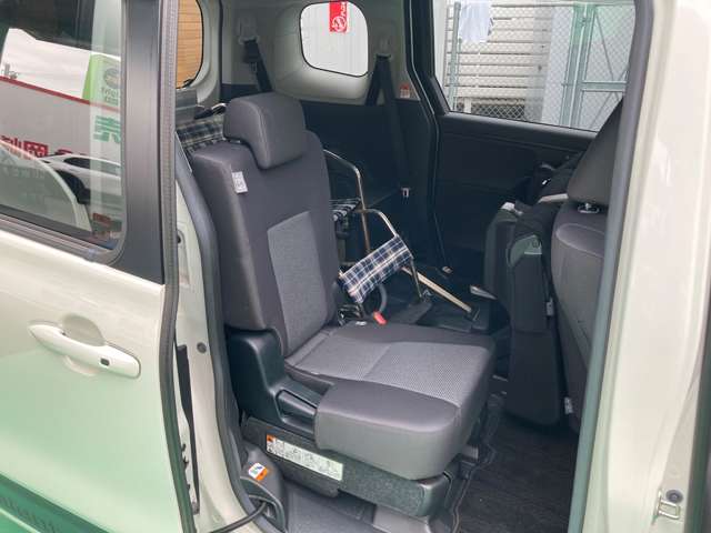 Toyota Sienta 10