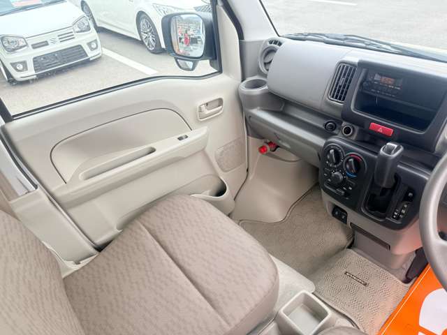 Nissan NV100 Clipper 12