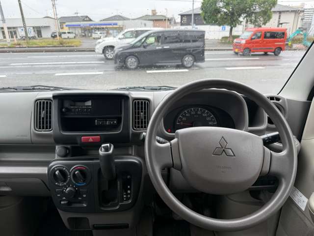 Mitsubishi Minicab Van 11