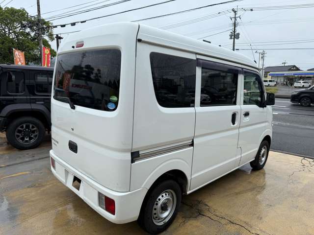 Mitsubishi Minicab Van 6