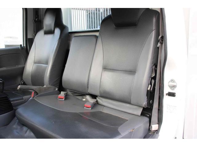 Isuzu Elf 12