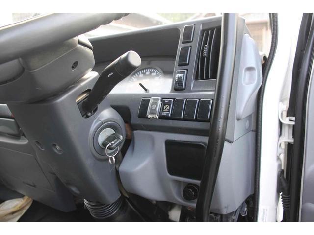 Isuzu Elf 6
