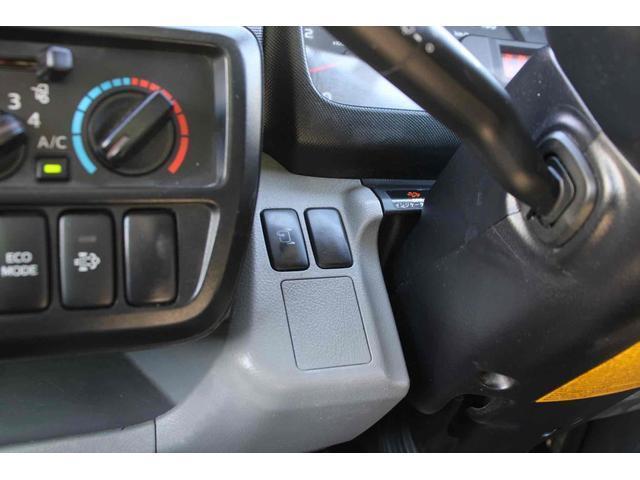 Hino Dutro 7