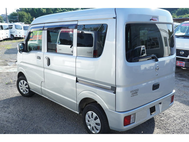 Nissan NV100 Clipper 2