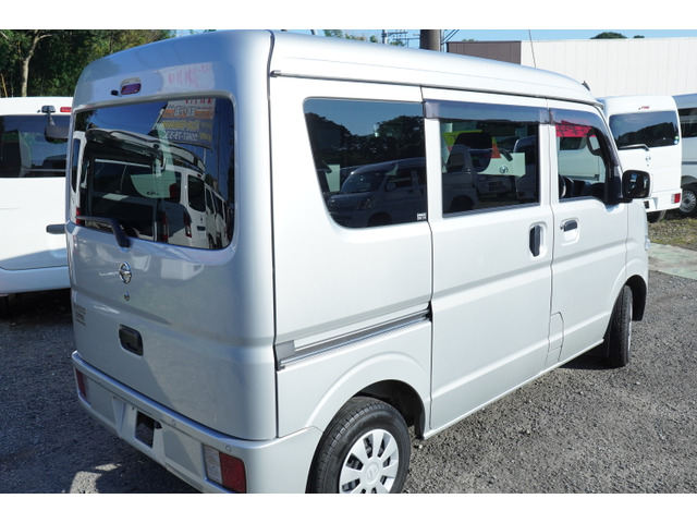 Nissan NV100 Clipper 3
