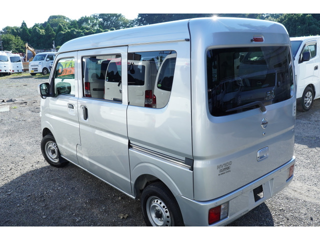 Nissan NV100 Clipper 2