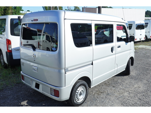 Nissan NV100 Clipper 3