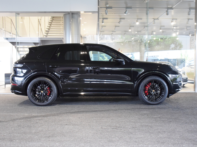 Porsche Cayenne 2
