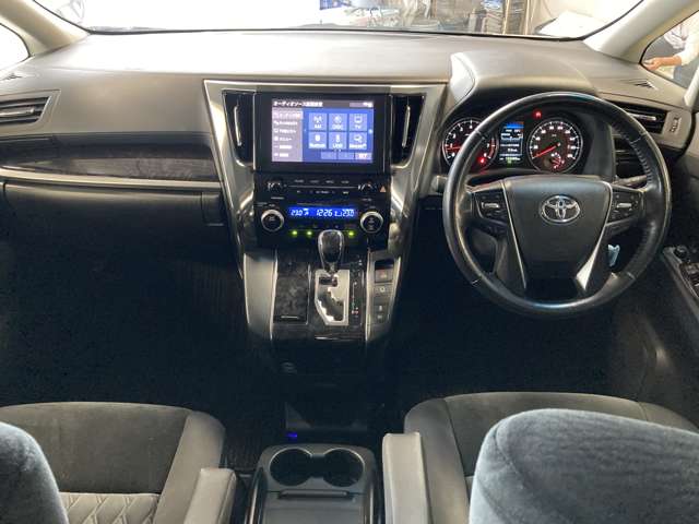 Toyota Vellfire 5