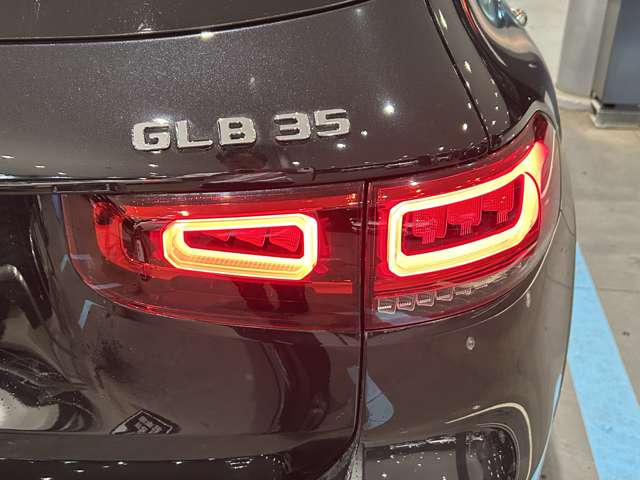 Mercedes-Benz GLB 12