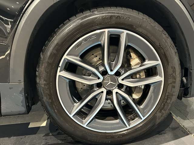 Mercedes-Benz GLB 6