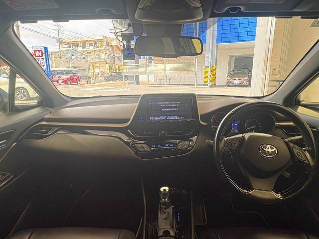 Toyota C-HR 2