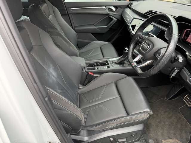 Audi Q3 12