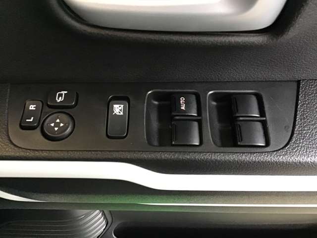 Mazda Flair Crossover 12