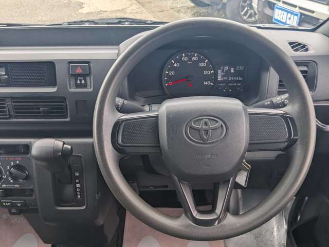 Toyota Pixis Van 11