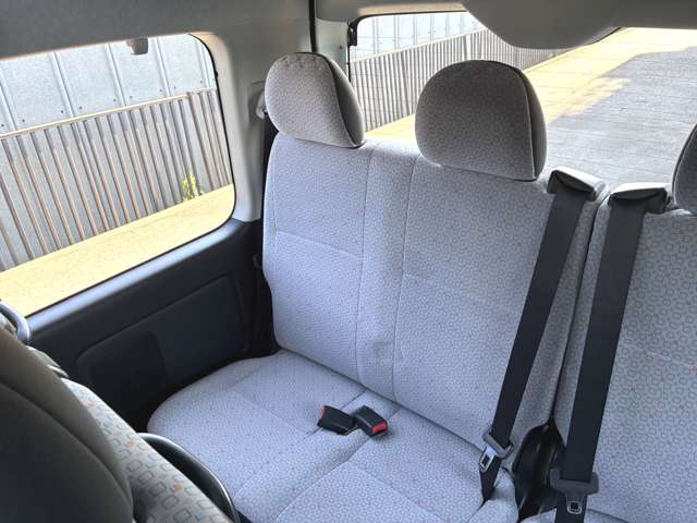 Toyota Hiace Commuter 11