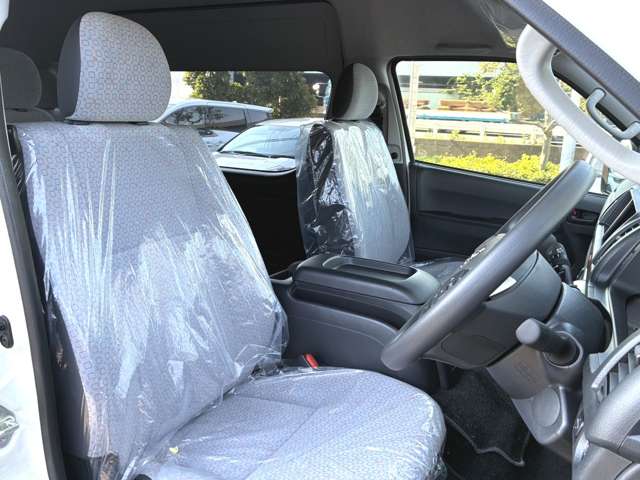 Toyota Hiace Commuter 8