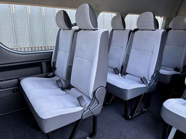 Toyota Hiace Commuter 9