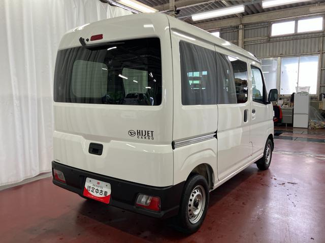 Daihatsu Hijet Cargo 5
