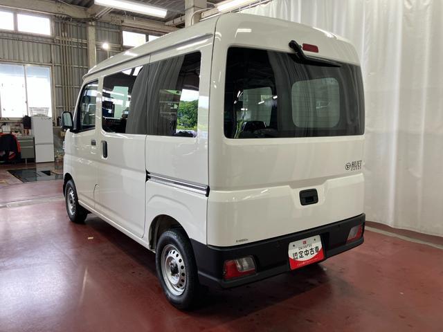 Daihatsu Hijet Cargo 7
