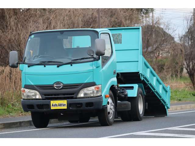 Hino Dutro 3