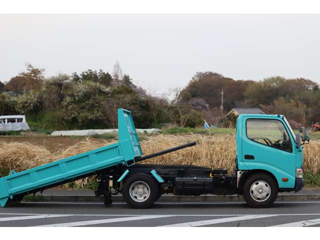 Hino Dutro 7
