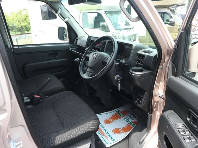 Toyota Pixis Van 12