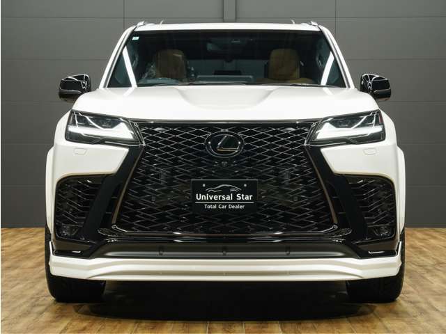 Lexus LX 12