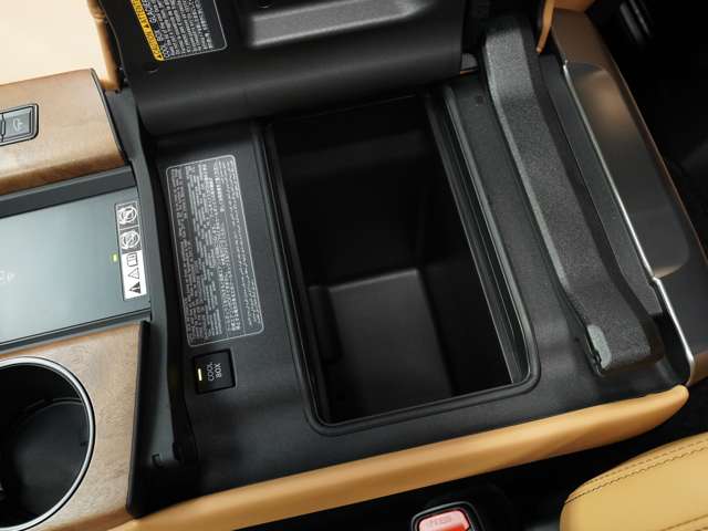 Lexus LX 8
