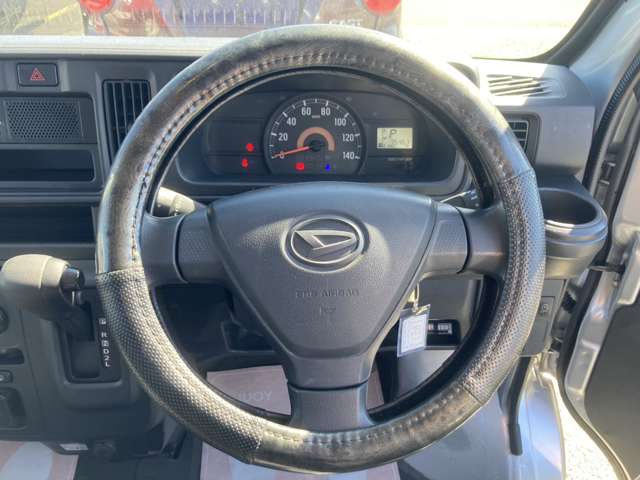 Daihatsu Hijet Cargo 12
