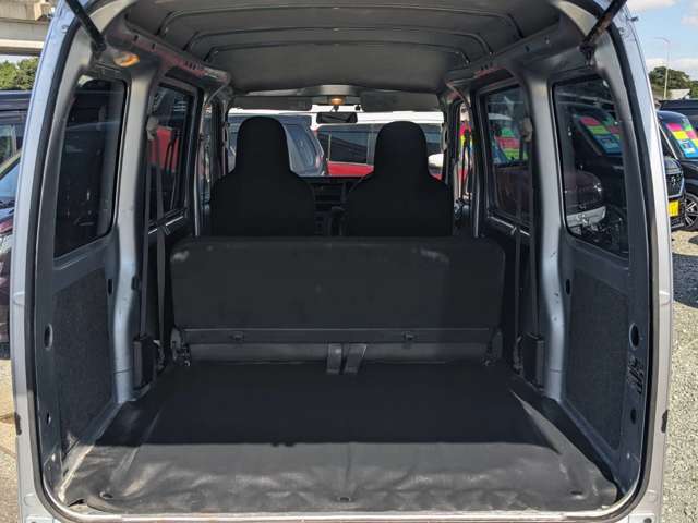 Daihatsu Hijet Cargo 10