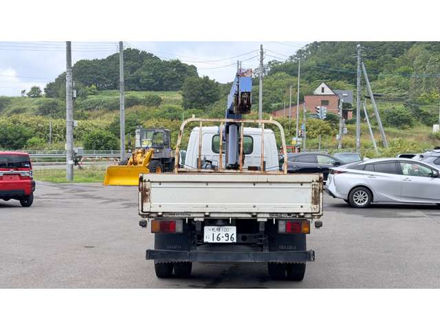 Isuzu Elf 6