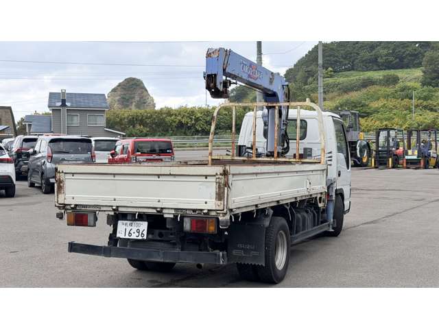 Isuzu Elf 7