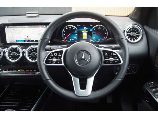Mercedes-Benz GLB 8