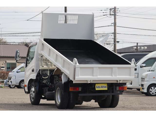 Hino Dutro 2