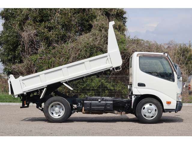 Hino Dutro 6